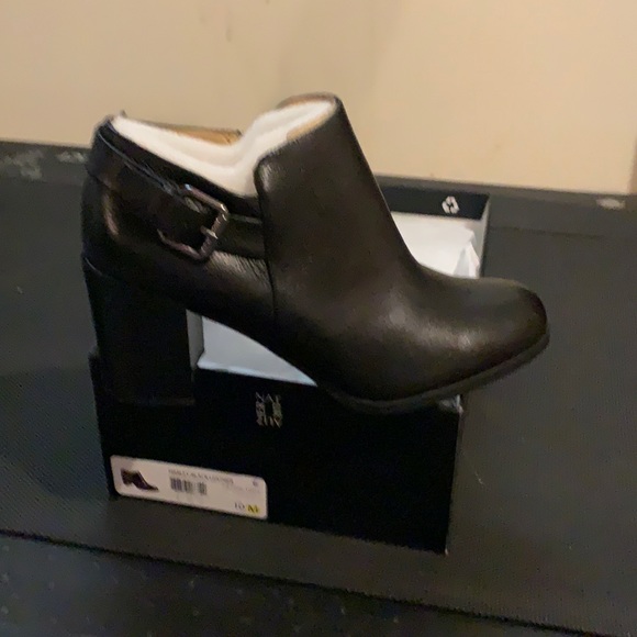 Naturalizer Shoes - Naturalizer black bootie, leather size 10